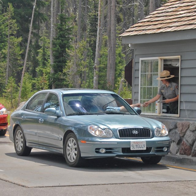Cars in line at the Annie Spring Entrance Station